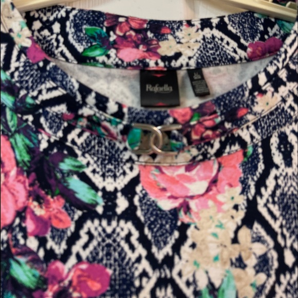 EUC Rafaela short sleeve shirt with metal loop accent - Size L - Picture 2 of 4